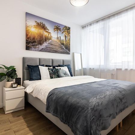 Apartament Near Sky Tower Free Parking For 2 Cars Вроцлав Экстерьер фото